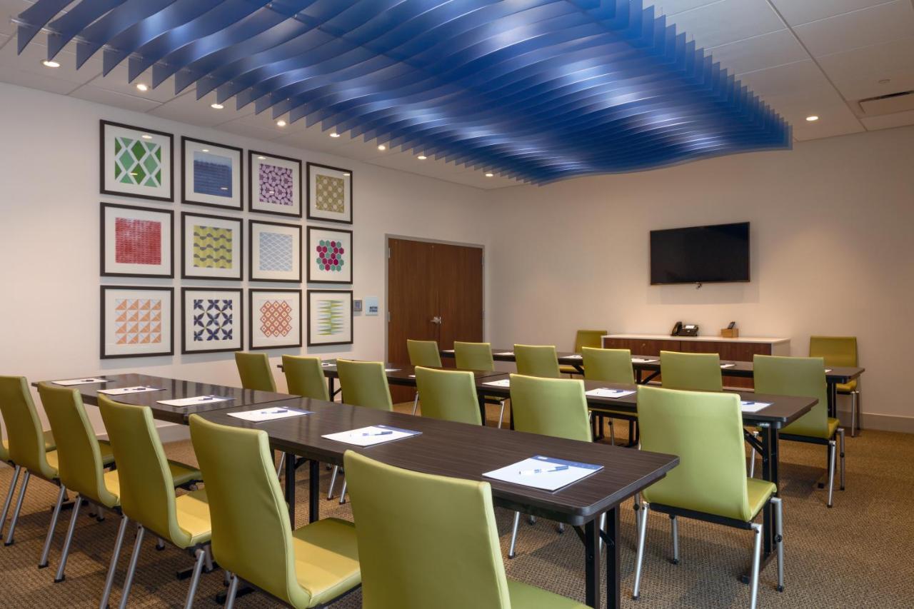 Holiday Inn Express & Suites - Tulsa Downtown - Arts District By Ihg Bagian luar foto